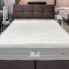 Une robe élégante pour les prestations exclusives et la technologie raffinée des ressorts Twin System. Ce matelas allie design et technologie afin d'assurer un confort maximal et le plus grand repos.