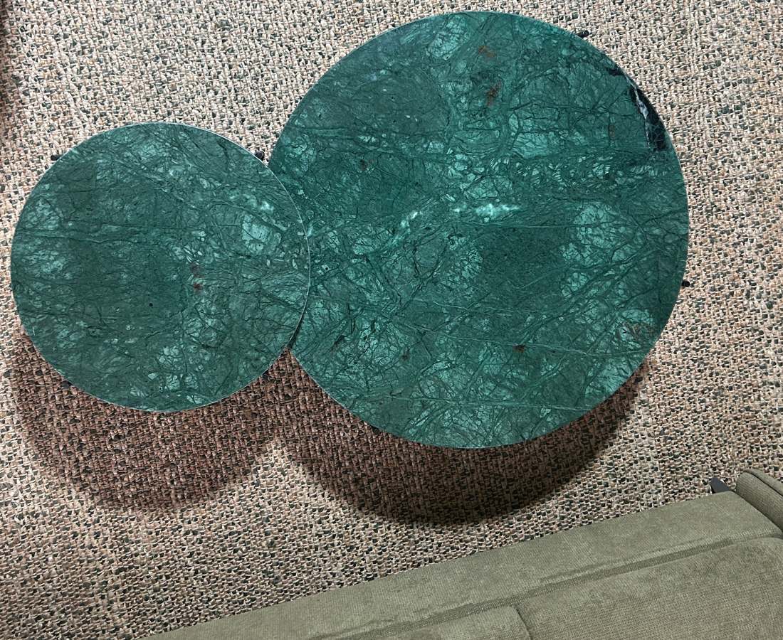 Table basse marbre vert vue de haut